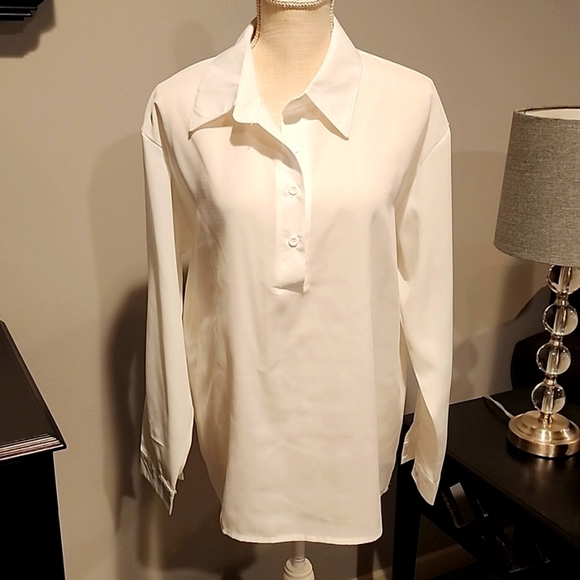 - Tops - White 3/4 button collard blouse size XL chest 22 inches 26 1/2 inches.